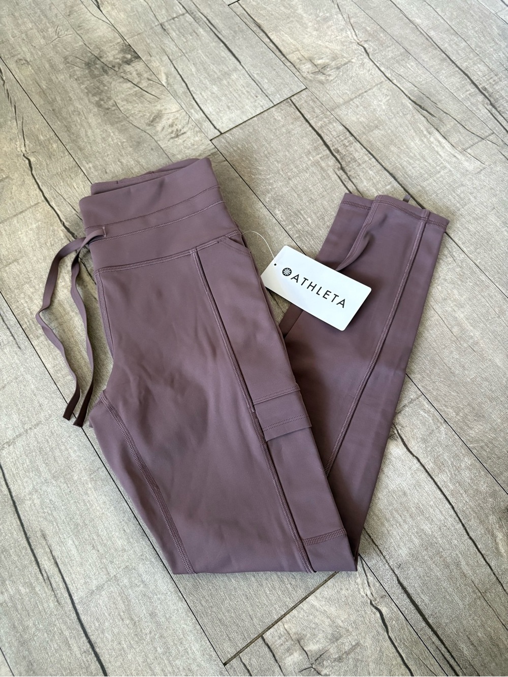 Athleta High-Rise Rainier Cargo Legging — Mauve